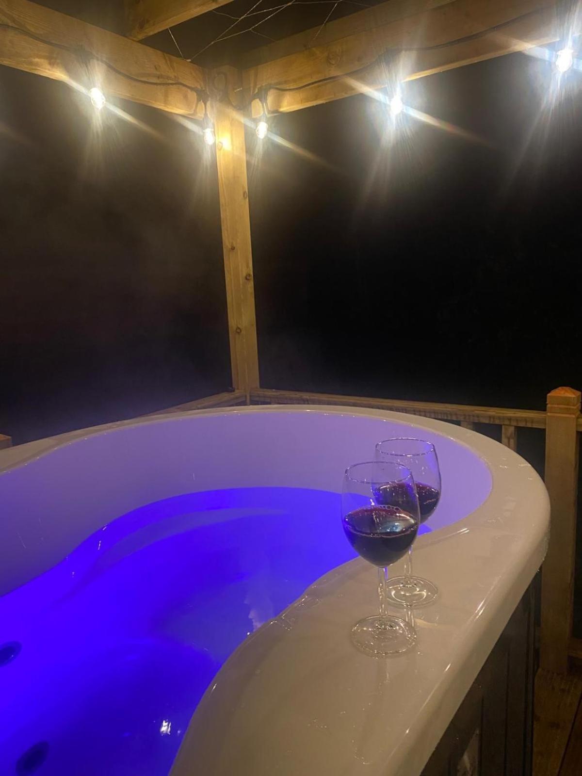 Campsie Luxury Pods With Hot Tub Hotel Glasgow Luaran gambar