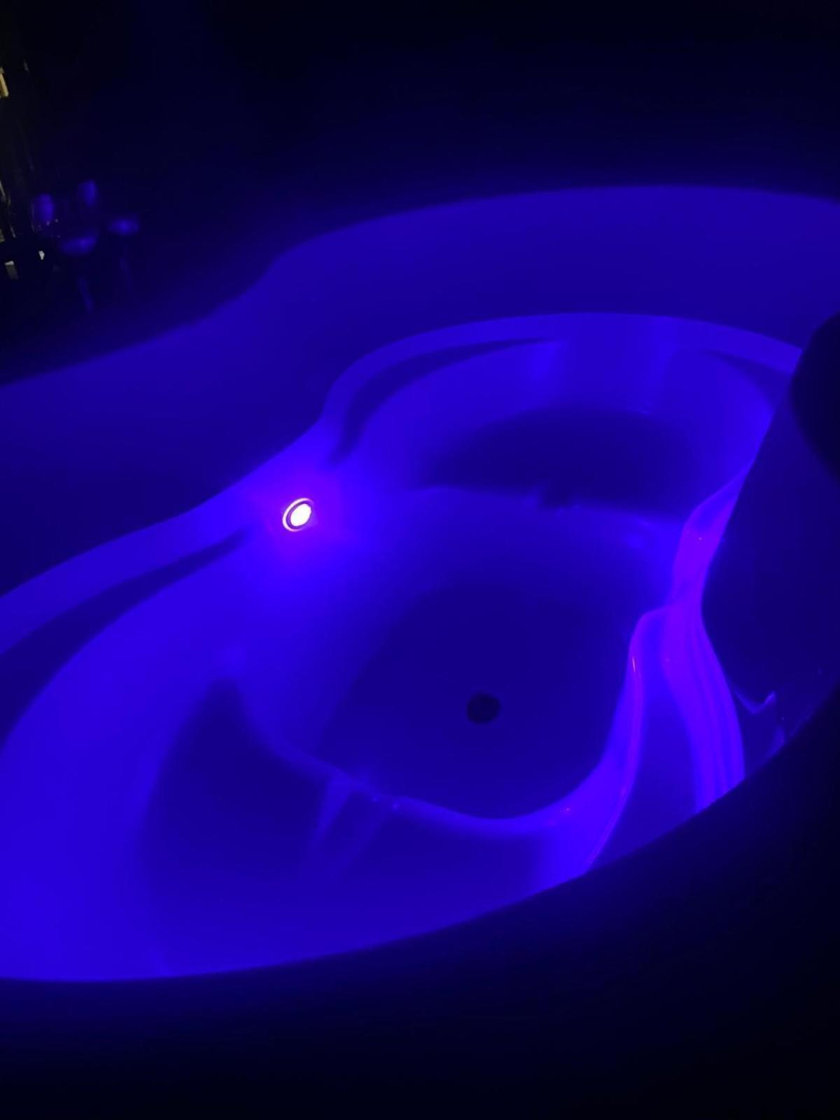 Campsie Luxury Pods With Hot Tub Hotel Glasgow Luaran gambar